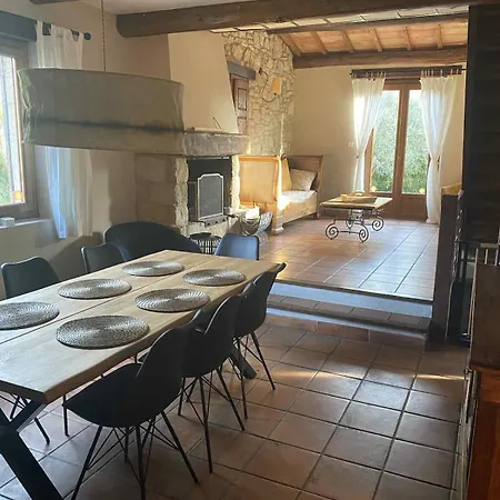 Casa vacanze Provencal And Pool - 4 Bedrooms - Up To 10 People