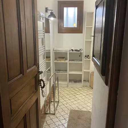 Provencal And Pool - 4 Bedrooms - Up To 10 People